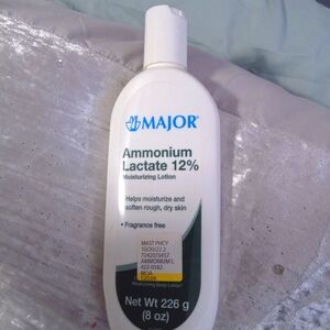 Moisturizing lotion for rough skin men and women